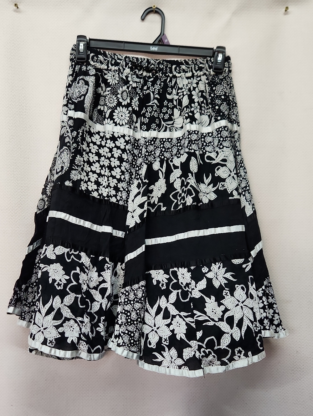 KEREN hart Black and White Floral Tiered Skater Skirt